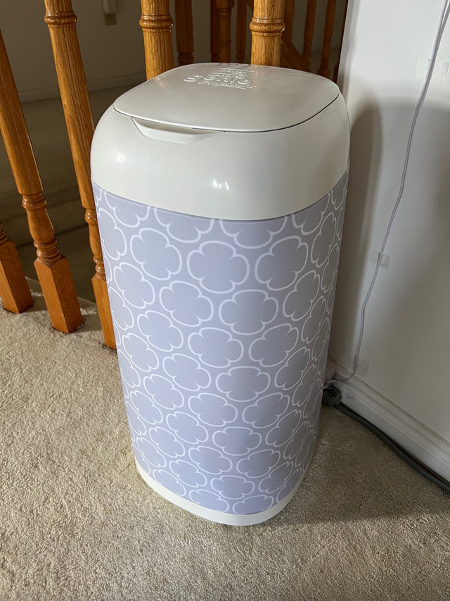 Diaper Genie Expressions Pail + Grey Clovers fabric cover in Bathing & Changing in Markham / York Region