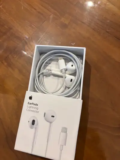 Apple EarPods lightning connector, View more