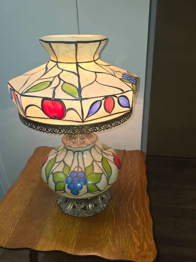 Table lamp & matching ceiling light in Indoor Lighting & Fans in Ottawa - Image 6