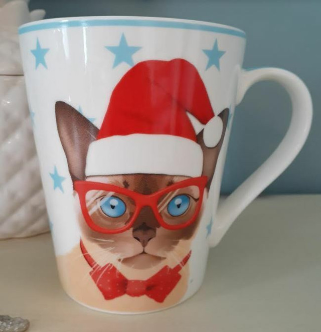 Christopher Vine Christmas Siamese cat Mug in Kitchen & Dining Wares in Markham / York Region