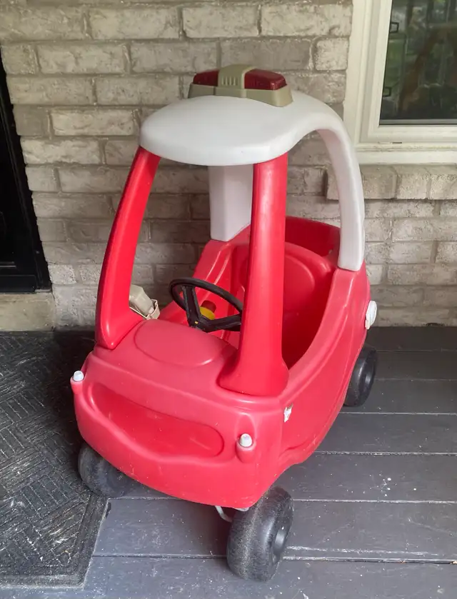 Little tikes ride & rescue cozy coupe car