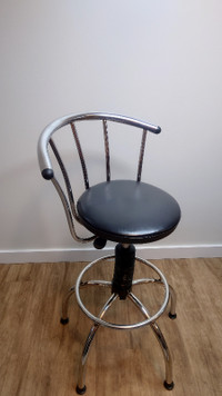 Pneumatic Bar stool with adjustable height