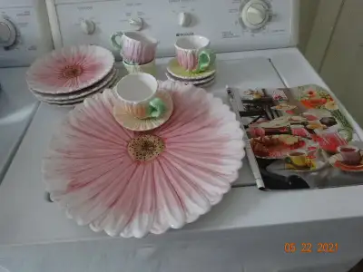 Set of  Summer  dishes, from 1990s, never used. like flowers, 4, View more