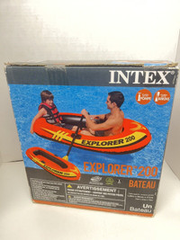 Intex Explorer 200 Boat Set 73 x 37 x 16-in Capacity 210 lbs