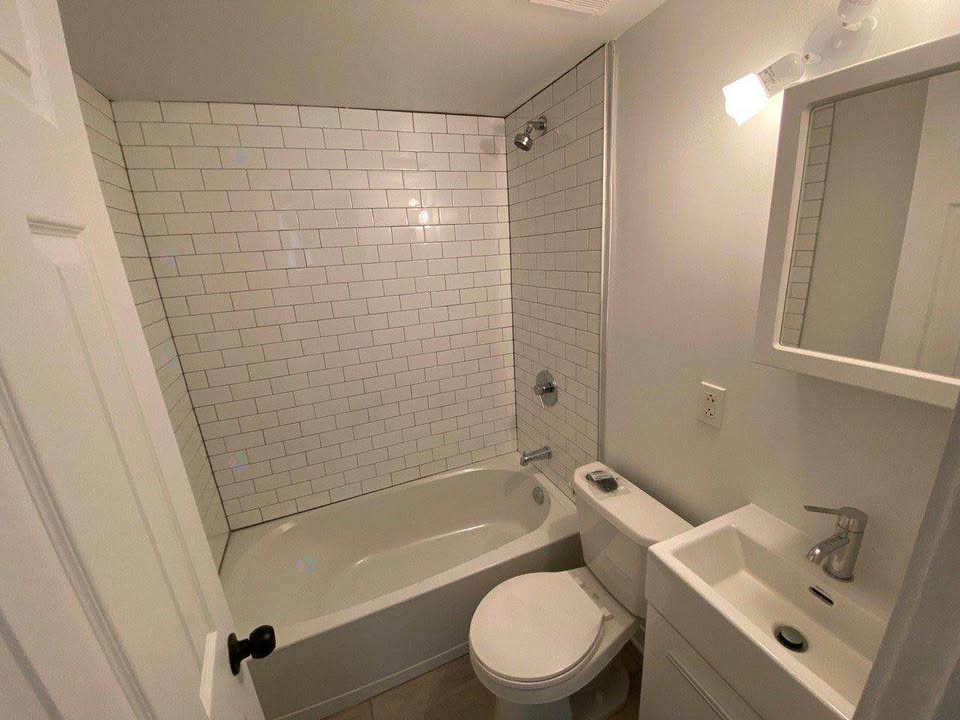 4 1/2 à louer à Montréal disponible maintenant, Loyer 1,200$ — photo 1