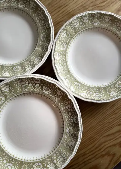 Set of 7 pcs. Vintage Kensington Dinner Plates, View more