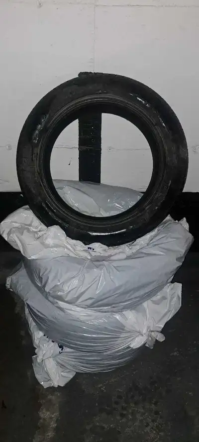 Trek 225/55r19 brand new used only 4 months under 1000kms on them. Purchased in Oct brand new 800$....