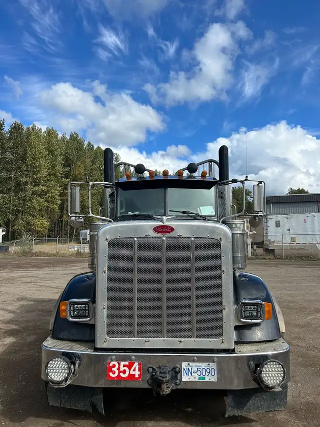 2020 Peterbilt 367 tridrive in Heavy Trucks in Houston - Image 5