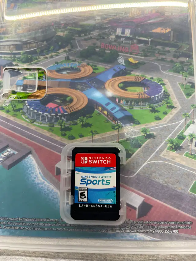 Used Nintendo Switch Sports  game cartridge in Nintendo Switch in Kitchener / Waterloo - Image 4