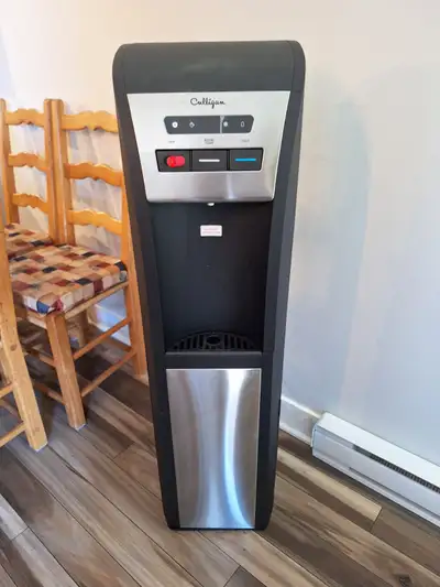 Culligan - Distributeur d’eau / Water Dispenser, View more