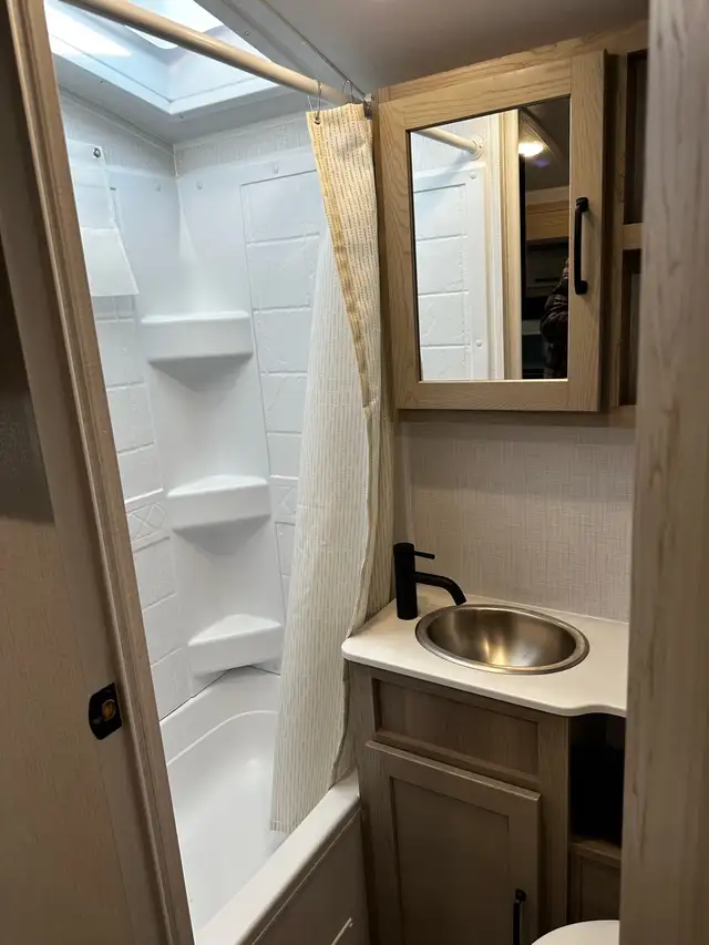 2024 Geopro Rockwood Camper in Travel Trailers & Campers in Regina - Image 4