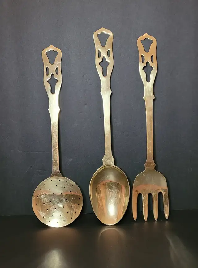 Vintage Large Brass Kitchen Utensils in Arts & Collectibles in Winnipeg - Image 2