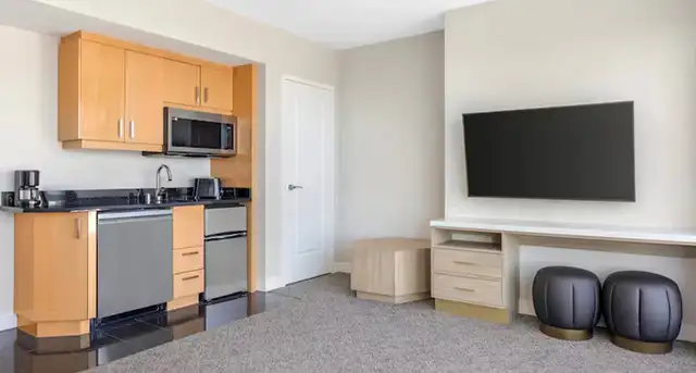 Formula1 Las Vegas trackside 7 night, at Elara/Planet Hollywood in Nevada in Canada - Image 5