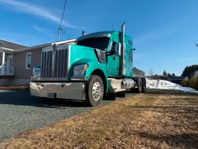 Modèle Kenworth Marque w990 Année 2024 Kilomètre 148 536 Moteur CUMMINS x15 Hp 565 Transmission auto...