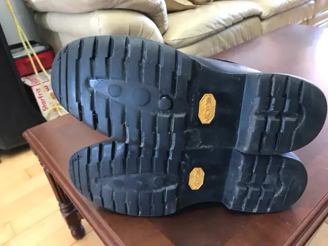 Viloram boots size 13. Gore-Tex membrane waterproof Thinsulate. in Men's Shoes in Markham / York Region - Image 3