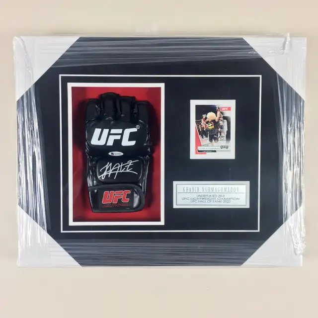 Khabib Nurmagomedov Signed Glove Framed Beckett in Arts & Collectibles in City of Toronto - Image 2