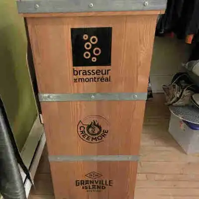 Présentoir promotionnel de bière, View more