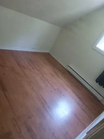 Looking for roommate from Febuary until end of April. Current occupant 20 yo male. Power and water i...