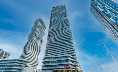 Beautiful 1B + Den in Mississauga City centre(Square One)