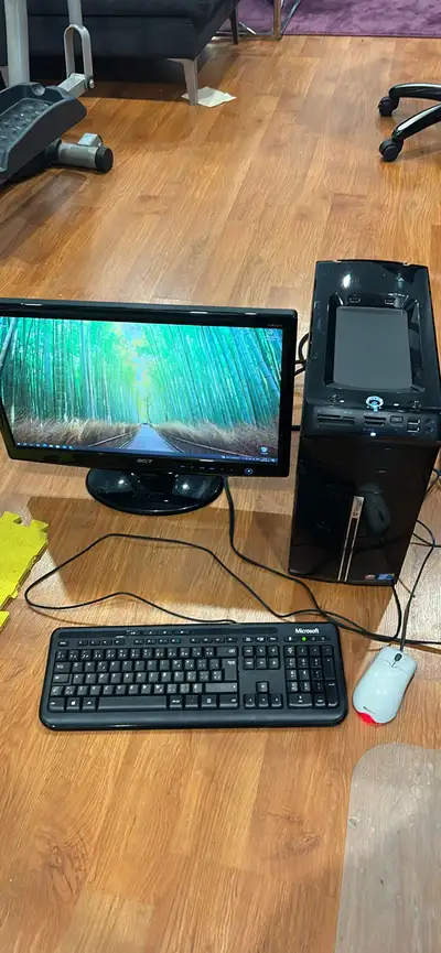 Gateway DX4820 Quad Core 2,5Ghz 8Go 2To 21.5’’ Radeon R7, View more