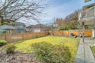 Video Walkthrough: https://youtu.be/wsKu9e2b7Zc Beautiful ground-level suite, located in a quiet, fa...