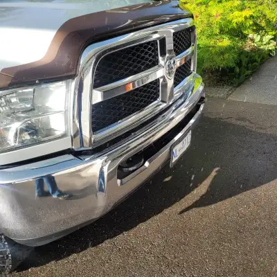 2015 ram 3500 SLT 6.4 hemi. 157000km. Very clean truck. Not a bush or work truck. Daily driver mostl...