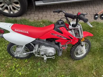 Honda crf50, année 2021, tres peu utilisé, en bon etat