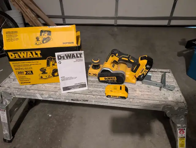 DEWALT 20V MAX XR Lithium Cordless Brushless 3-1/4-inch Plane in Other in Oshawa / Durham Region - Image 3