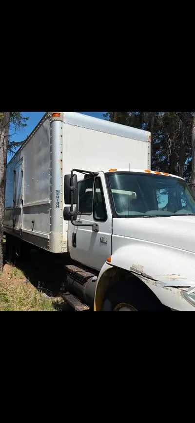 2007. international 4300 24 foot box Automatic, no air breaks and no def. 8 new tires life gate and...