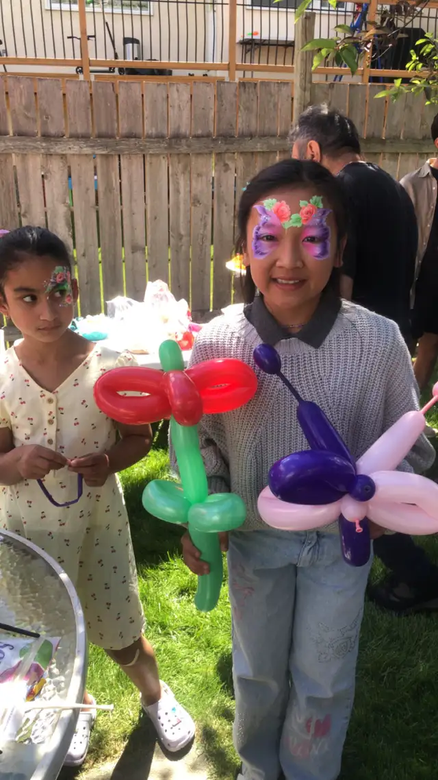 Female balloon artist available for private