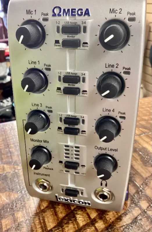 Lexicon Omega Desktop Recording Studio in Pro Audio & Recording Equipment in Oakville / Halton Region - Image 4