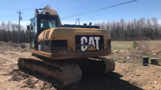 2012 CAT 320D EXCAVATOR 42 INCH BUCKET CALLS ONLY 5064613657 in Other in City of Halifax - Image 3