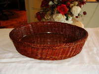 Pyrex avec corbeil en rotin, oval