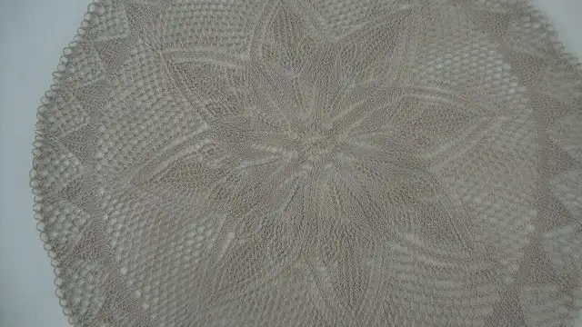Centre de table, en fil de coton, tricoté à la main, neuf. in Hobbies & Crafts in Lévis - Image 3
