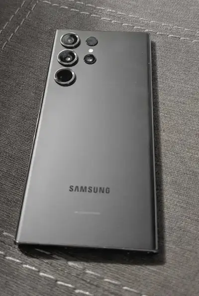 256 GB Perfect condition! No scratches or damages All original Comes with s-pen