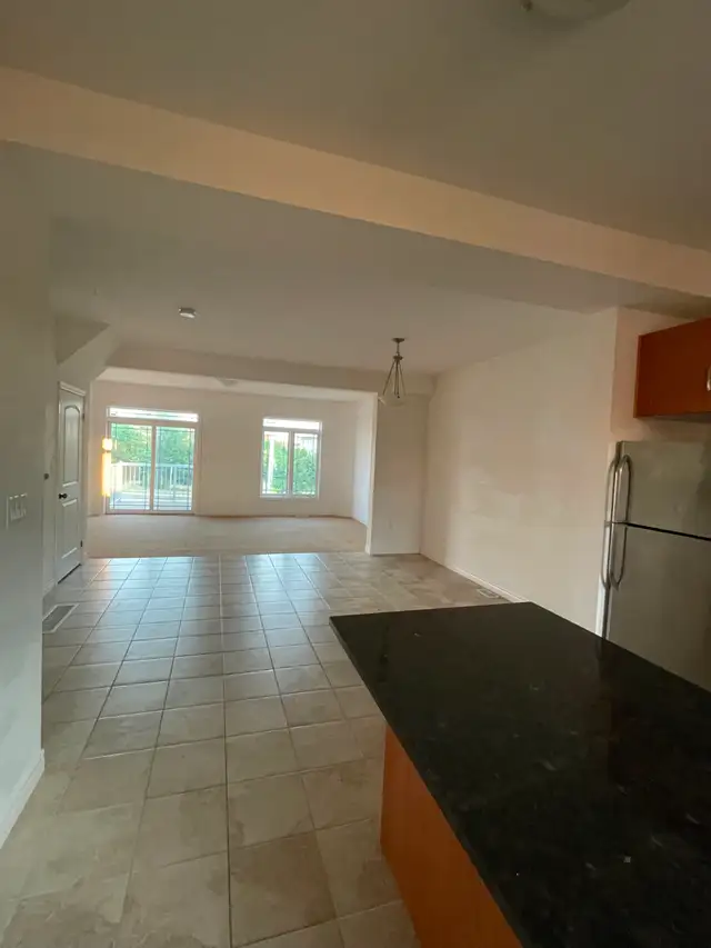 South-end 4-bedroom Townhouse with Bright Walk-Out Basement in Long Term Rentals in Guelph - Image 3