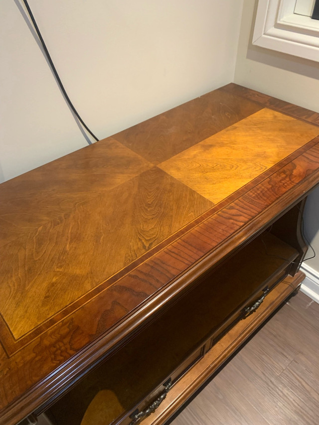TV desk solid wood  in TV Tables & Entertainment Units in Oshawa / Durham Region