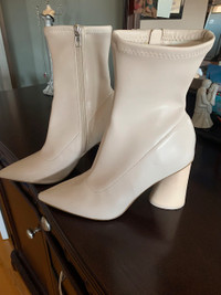 Gorgeous Steve Madden Ankle Boots