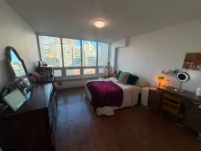 Lease Transfer – Bright 1 Bed, 1 Bath Apartment | $1,620/month Bright 11th-floor apartment with larg...