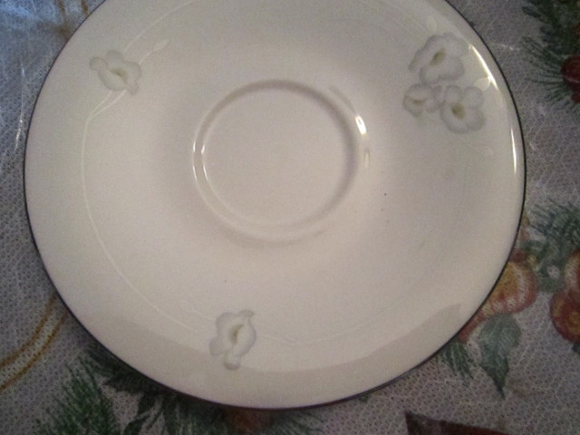 MYSTIQUE fine bone china set by Royal Doulton in Arts & Collectibles in Corner Brook - Image 2