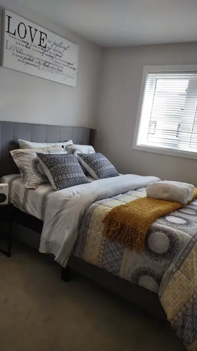 Chambre à louer pour femme – Orléans / Room for Rent for a Female Tenant – Orléans Disponible dès le...