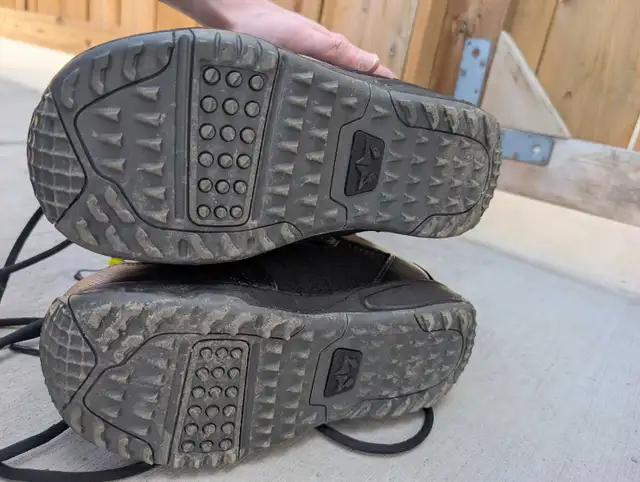 smith snowboard boot size 8 men in Snowboard in Calgary - Image 7