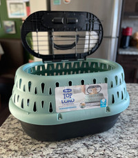 Pet Carrier, for up to 10lbs.Top load.
