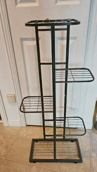 étagère pour plante et métal , View more