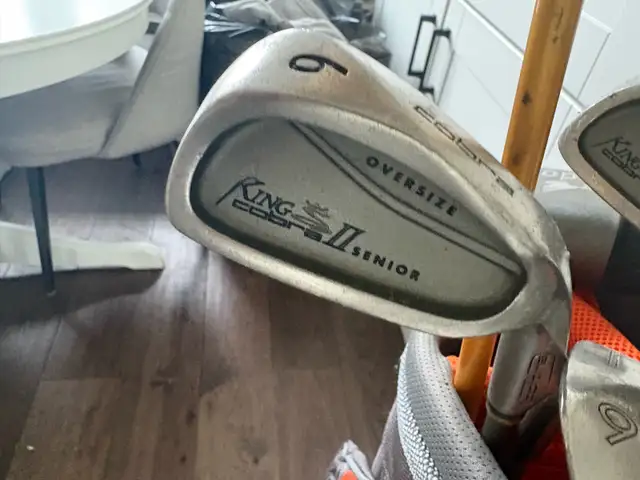 women’s right handed for clubs and bag in Golf in Guelph - Image 6