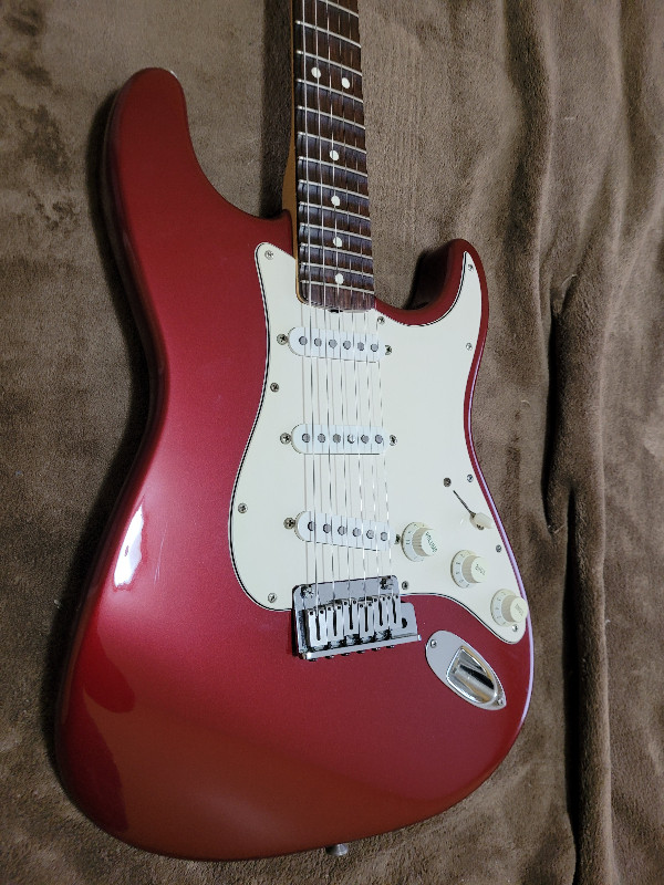 1988 USA YJM Yngwie Malmsteen Fender Strat in Guitars in Sarnia - Image 2