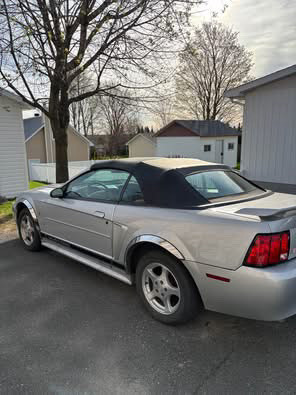 2002 Ford Mustang -