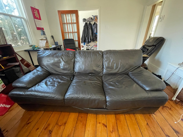 Comfy leather couch in Couches & Futons in Kingston