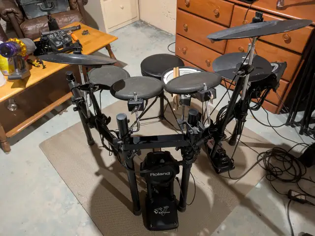 Roland TD-11 Electronic Drum Kit in Drums & Percussion in City of Halifax - Image 5
