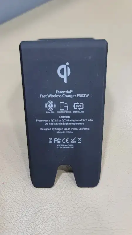 Spigen F303W wireless fast charging in portrait or landscape in Cell Phone Accessories in Oakville / Halton Region - Image 7